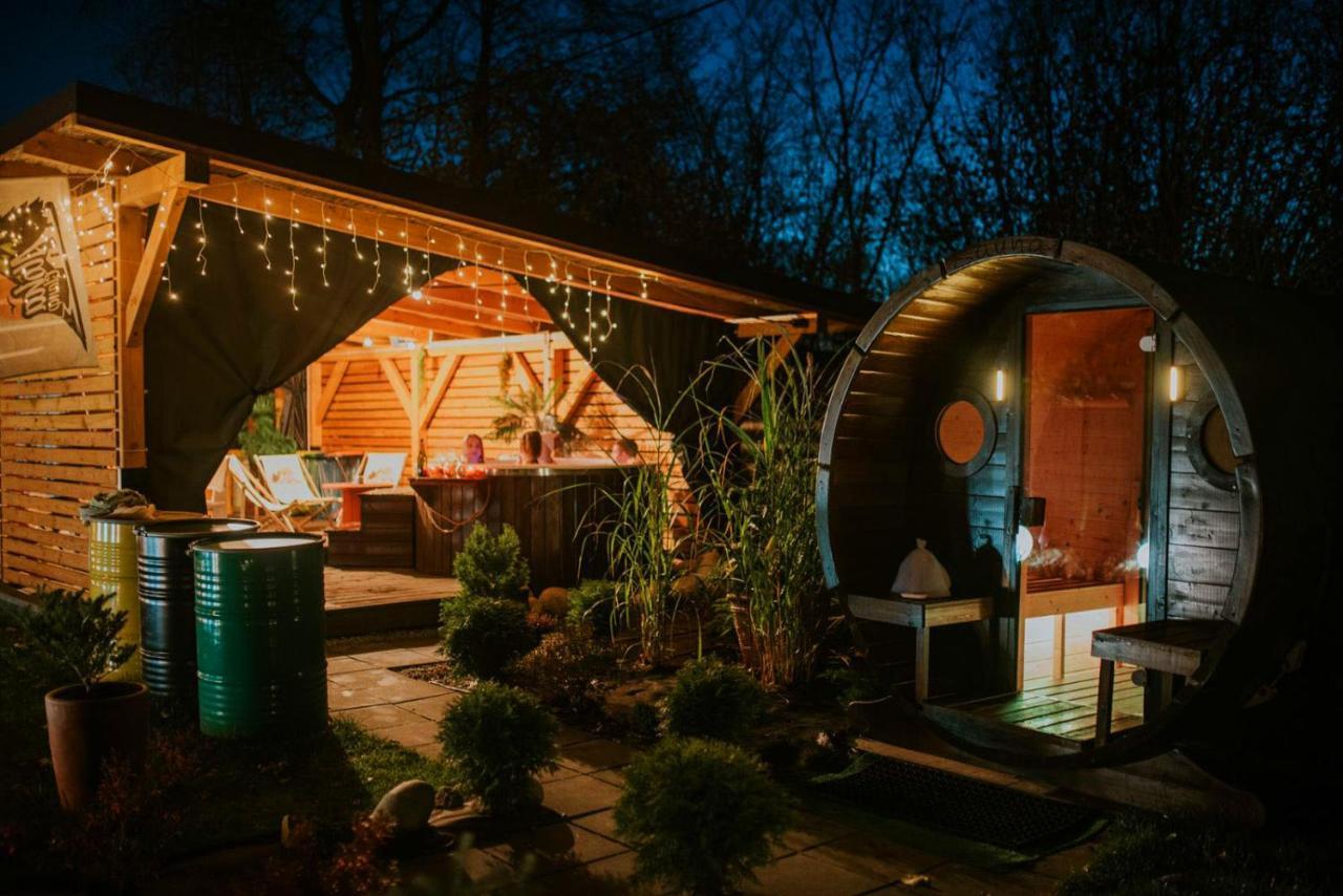 Aloha Glamp - Okragle Domki Przy Rzece - Balia I Sauna - Energylandia Zagornik Exterior foto